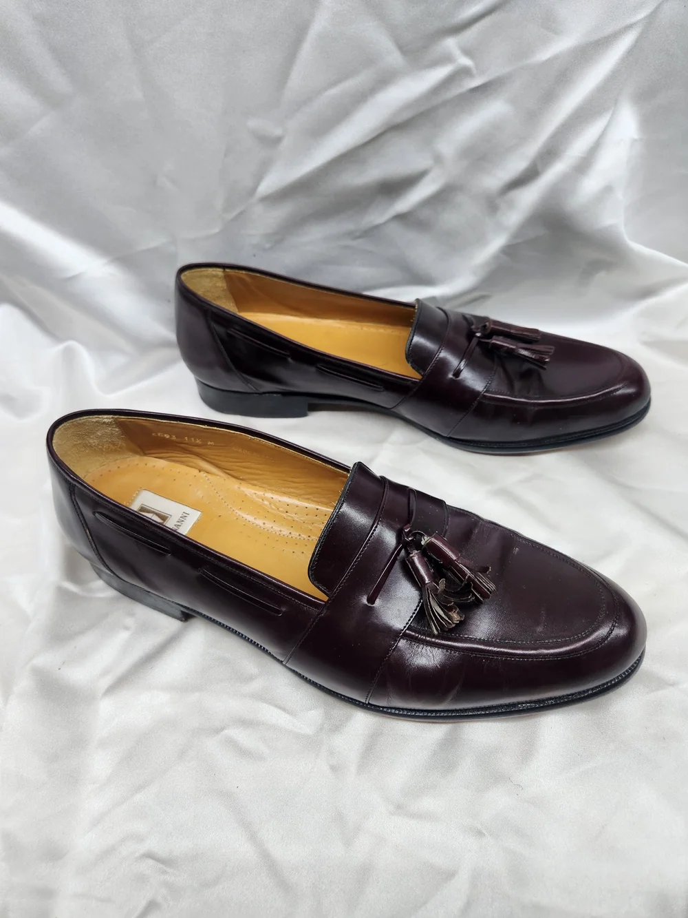 Magnanni polished leather